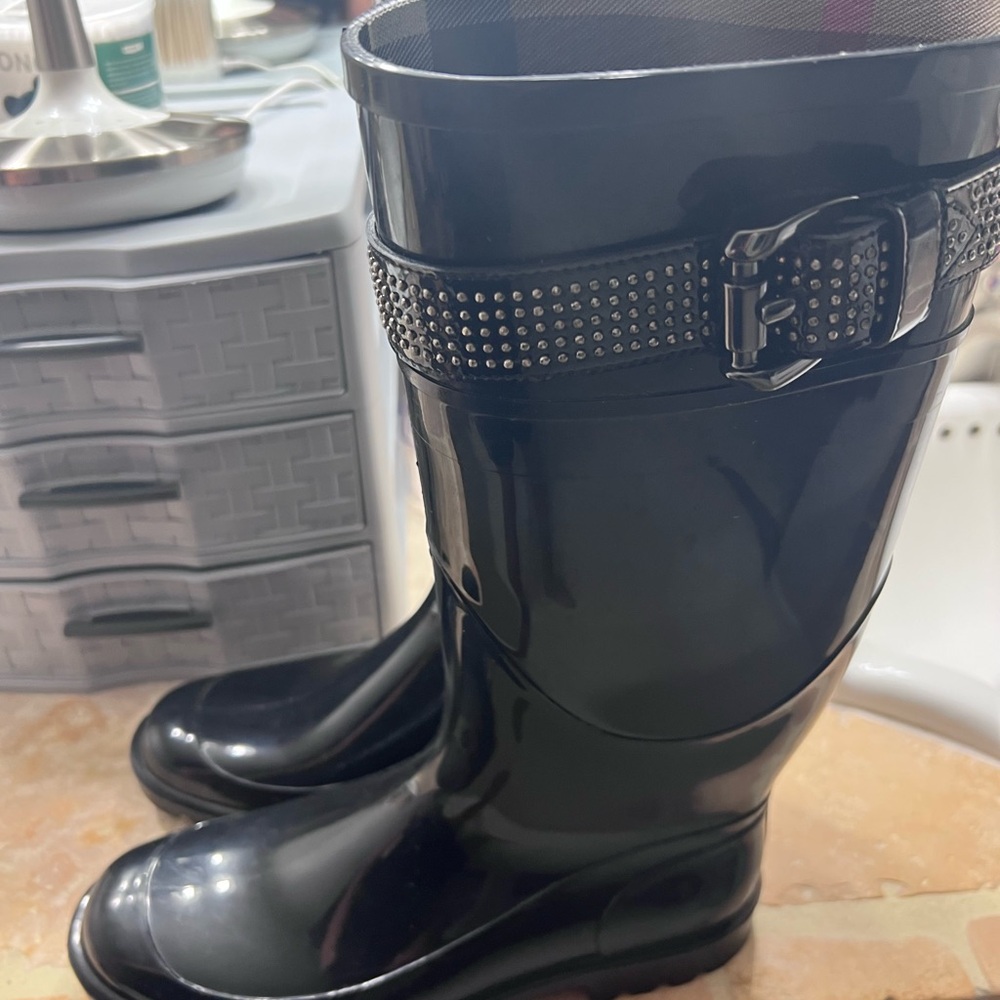 Burberry Black Winter Rain Boots - Picture 7 of 7